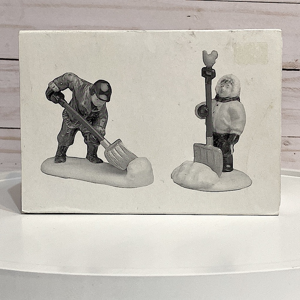DEPARTMENT 56 - A Heavy Snow Fall - Original Snow Village - Picture 7 of 8